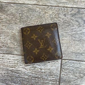 Authentic Louis Vuitton Monogram Bifold Wallet